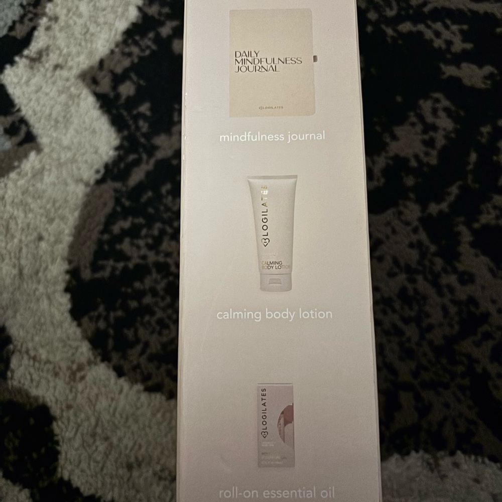 Blogilates unwind kit (no longer carried at Target) - Picture 4 of 5